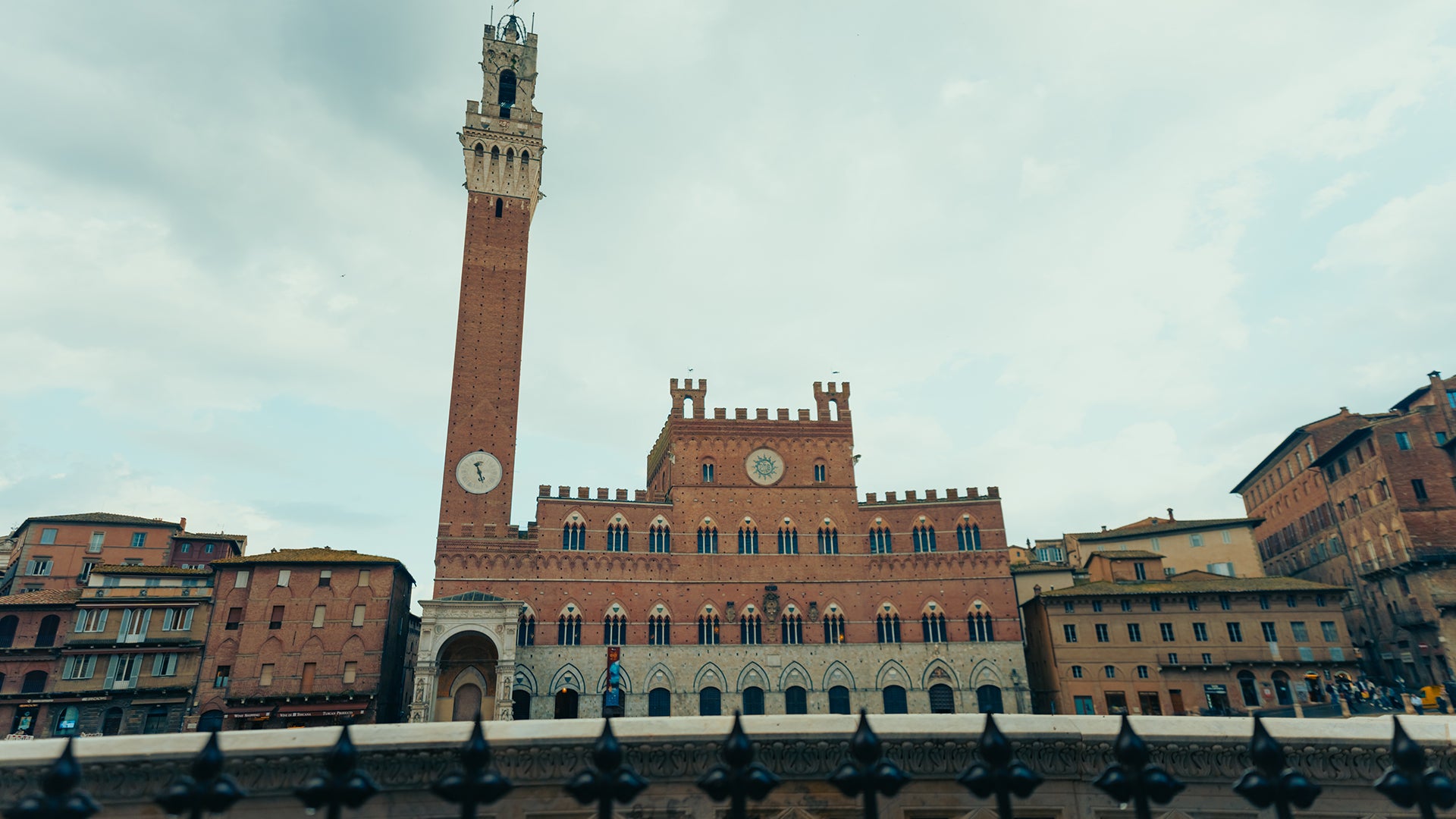 Tour Guide | Siena & San Gimignano